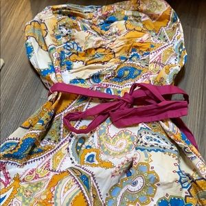 Sleeveless dress. Multicolored